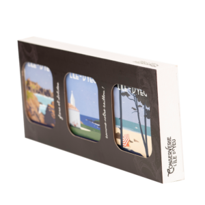 Image montrant un coffret de sardines avec 3 visuels de l'Ile d'Yeu (Emilie Parrod) - 3*115g